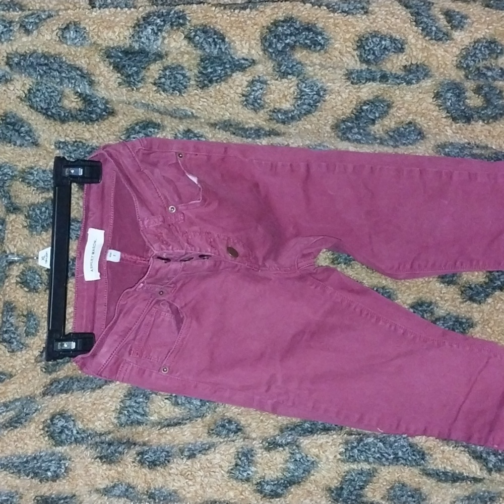 Ashley Mason Size 1 Burgundy Skinny Jean